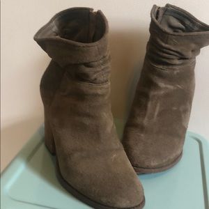 Size 7 Jessica Simpson booties